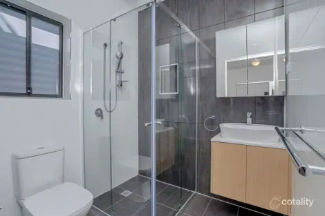 Property photo of 102/41 Milton Avenue Paradise Point QLD 4216