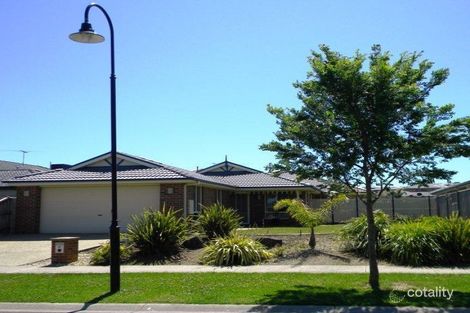 32 Meadowlands Way, Berwick, VIC 3806