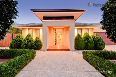 Property photo of 4 Wartook Glade Caroline Springs VIC 3023