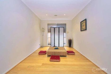 Property photo of 8 Silverdale Walk Cairnlea VIC 3023