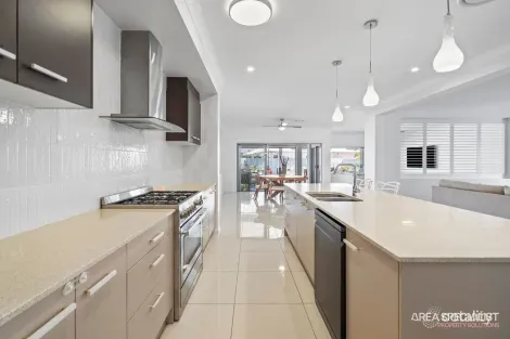 Property photo of 14 Sunset Place Jacobs Well QLD 4208