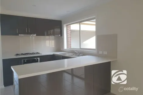Property photo of 70 Swindale Way Clyde North VIC 3978