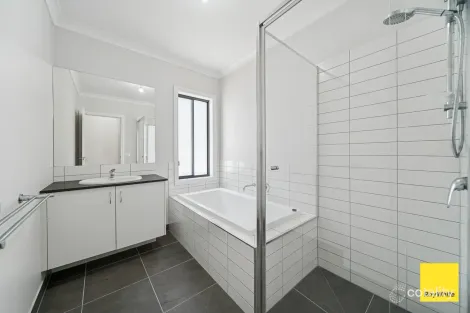 Property photo of 2/47 Spring Gully Road Spring Gully VIC 3550