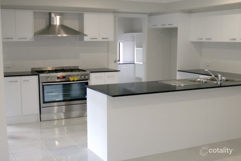 Property photo of 8 Preston Place Cameron Park NSW 2285