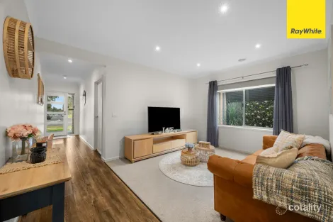 Property photo of 10 Finniss Avenue Cobblebank VIC 3338