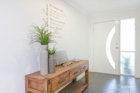 Property photo of 15 Currawong Street Deebing Heights QLD 4306