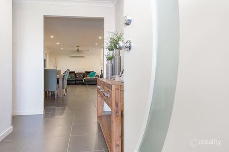 Property photo of 15 Currawong Street Deebing Heights QLD 4306