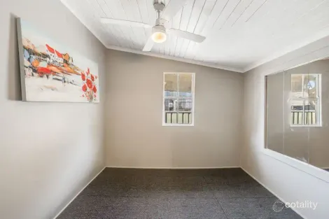 Property photo of 11 Inter Street North Toowoomba QLD 4350