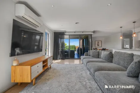 Property photo of 7 Diamond Drive Koo Wee Rup VIC 3981