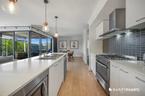 Property photo of 7 Diamond Drive Koo Wee Rup VIC 3981