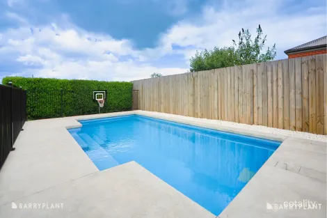 Property photo of 7 Diamond Drive Koo Wee Rup VIC 3981