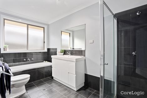 Property photo of 25 Oaklands Circuit Gregory Hills NSW 2557