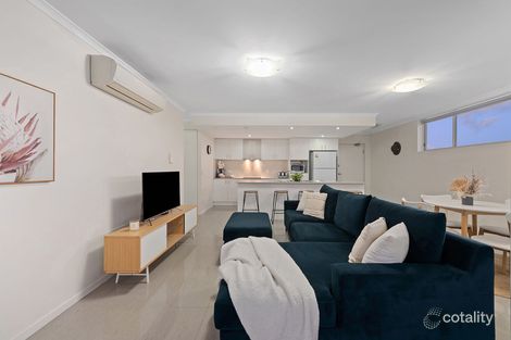 Property photo of 17/36 Kitchener Street Coorparoo QLD 4151