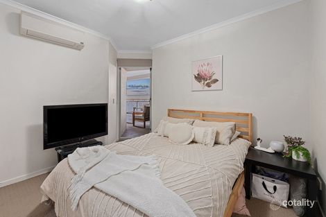 Property photo of 17/36 Kitchener Street Coorparoo QLD 4151