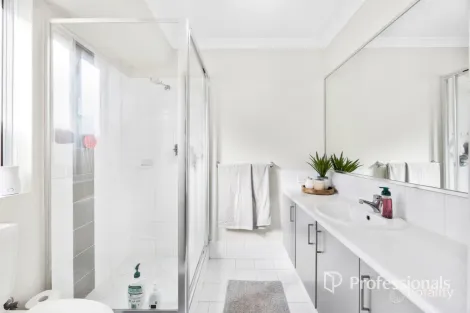 Property photo of 10 Denebola Drive Australind WA 6233