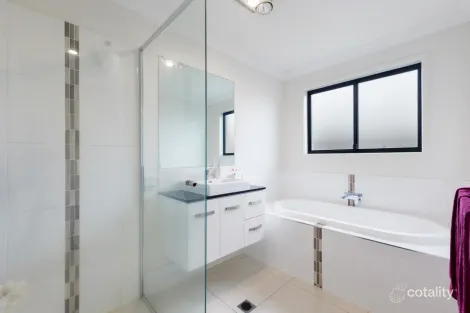 Property photo of 9 Hill Drive Pimpama QLD 4209