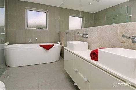 Property photo of 7/165 Gladstone Road Highgate Hill QLD 4101