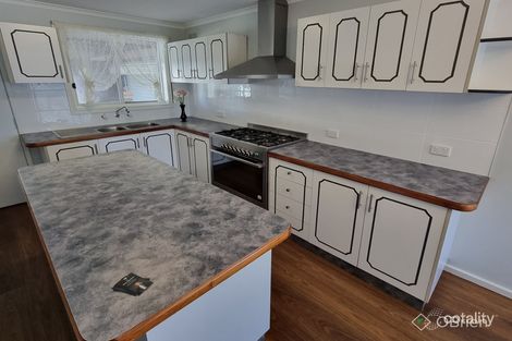 Property photo of 30 Emerald Avenue West Wodonga VIC 3690
