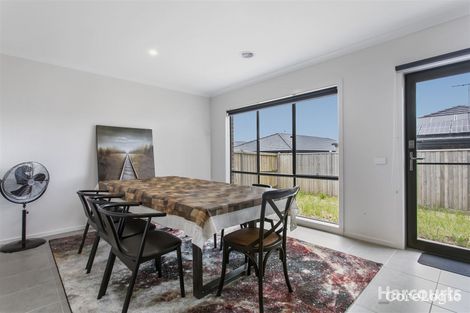 Property photo of 152 Thoroughbred Drive Clyde North VIC 3978
