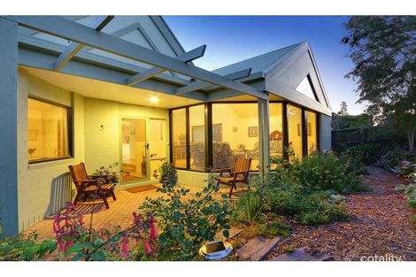 8 Jacaranda Cres, Mornington, VIC 3931