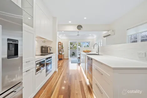 Property photo of 48 Waverley Road Camp Hill QLD 4152