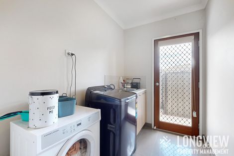 Property photo of 2 Jonesys Lane Clyde North VIC 3978