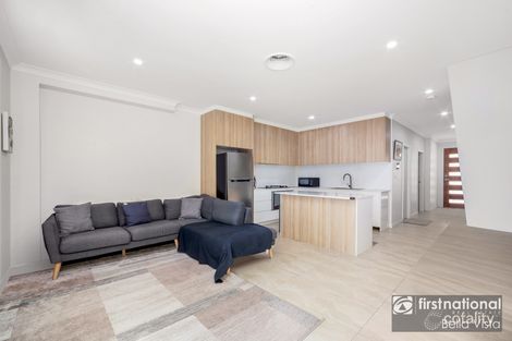 Property photo of 3/8 Carinya Road Girraween NSW 2145
