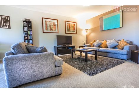 Property photo of 16 Pymble Gardens Craigieburn VIC 3064