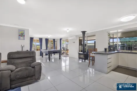 100 Seagrove Bvd, Merriwa, WA 6030