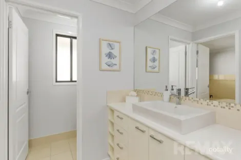 Property photo of 25 Balala Crescent Bourkelands NSW 2650