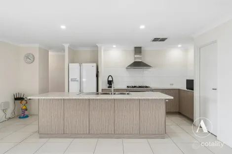 Property photo of 34 Archdale Loop Piara Waters WA 6112