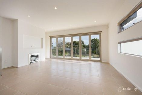 Property photo of 1/5 Seaview Parade Dromana VIC 3936