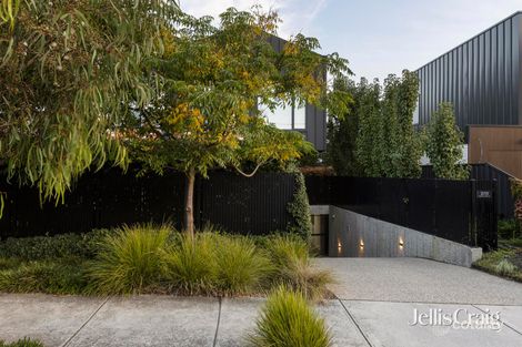 2/15 Osborne Gr, Preston, VIC 3072