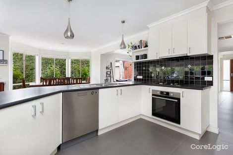 Property photo of 18 Tralee Circuit Narre Warren VIC 3805
