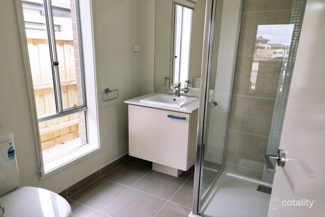 Property photo of 10 Leafy Road Werribee VIC 3030