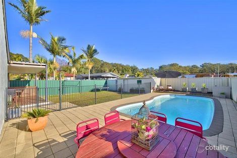 Property photo of 25 Buckingham Road Berkeley Vale NSW 2261