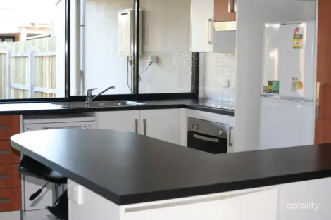 Property photo of 2/16 Riverview Street Emerald QLD 4720