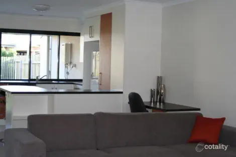 Property photo of 2/16 Riverview Street Emerald QLD 4720