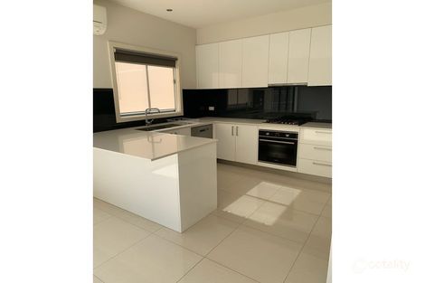 Property photo of 2/41 Nockolds Crescent Noble Park VIC 3174
