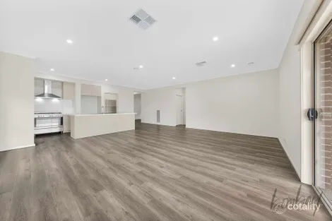 Property photo of 15 Goshawk Street Beveridge VIC 3753