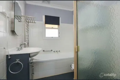 Property photo of 7 Macquarie Street Centenary Heights QLD 4350