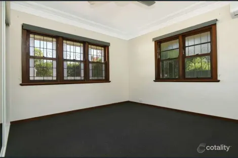 Property photo of 7 Macquarie Street Centenary Heights QLD 4350