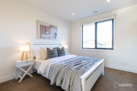 Property photo of 17 Jindabyne Avenue Chadstone VIC 3148
