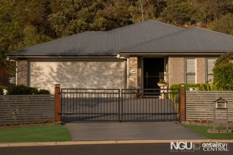 Property photo of 19 Laverton Close Plainland QLD 4341