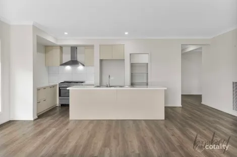 Property photo of 15 Goshawk Street Beveridge VIC 3753