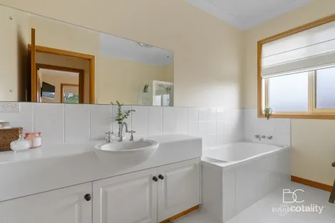 Property photo of 18 Rajee Place Norwood TAS 7250