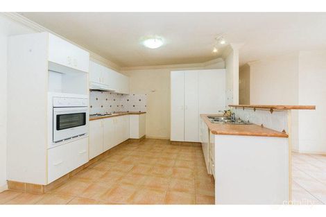 Property photo of 2/9 Catherine Court Labrador QLD 4215