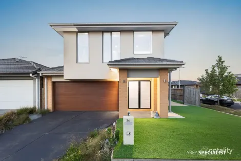 Property photo of 34 Surround Drive Mambourin VIC 3024