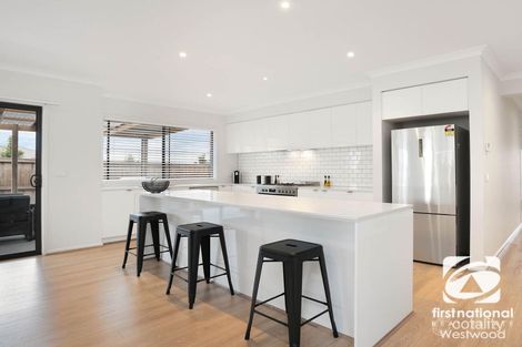 Property photo of 64 Taworri Crescent Werribee VIC 3030