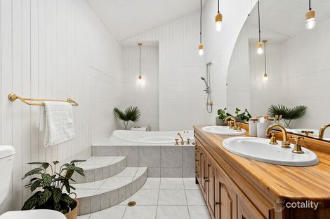 Property photo of 19 Gibsons Road Figtree NSW 2525